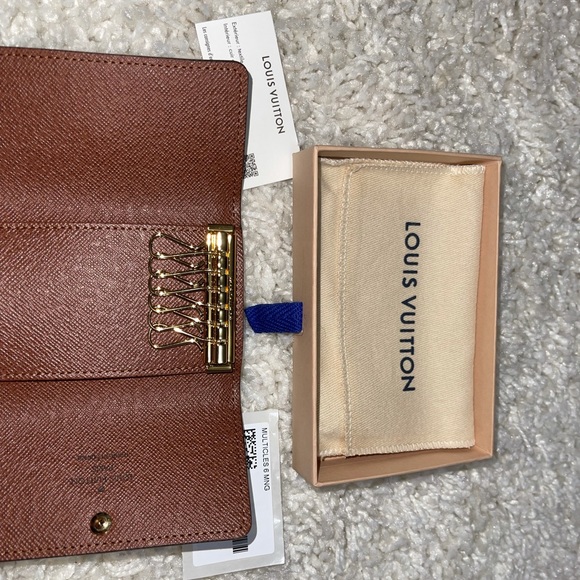 Louis Vuitton Multicles Key Holder - Picture 2 of 12